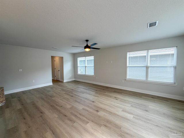 8049 Westpointe Ln, Pensacola, FL 32506