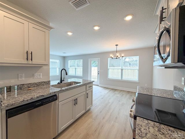 8049 Westpointe Ln, Pensacola, FL 32506