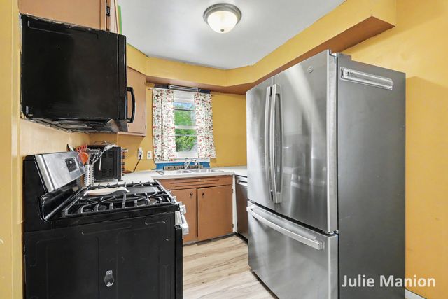 1829 Delwood Avenue Sw, City Of Wyoming, MI 49509
