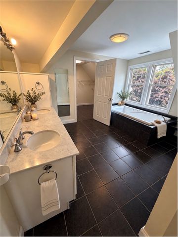 59 East George Street, Providence, RI 02906