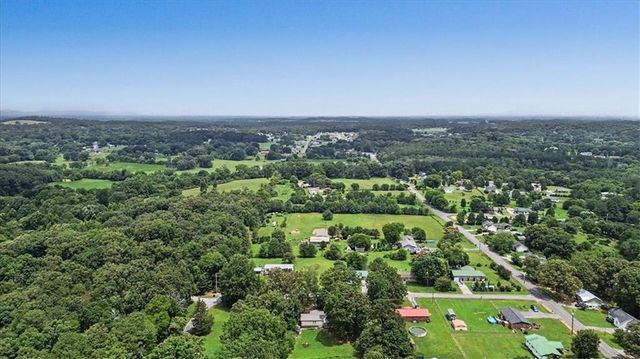 130 Rlling Acres 1st St, Calhoun, GA 30701