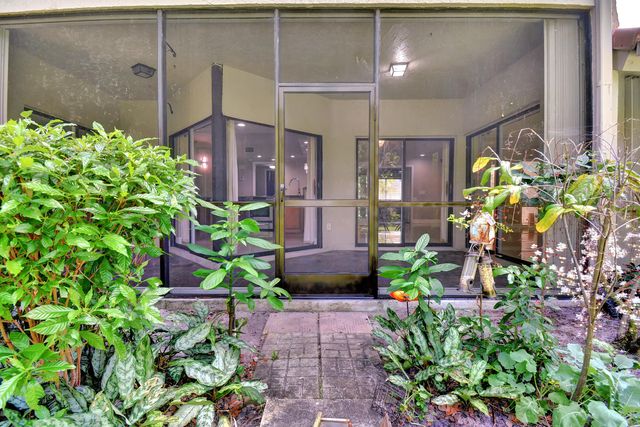 5590 Coach House Circle A, Boca Raton, FL 33486