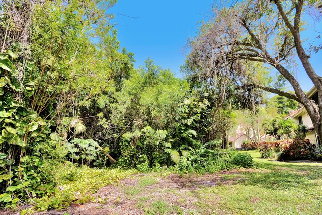 5590 Coach House Circle A, Boca Raton, FL 33486