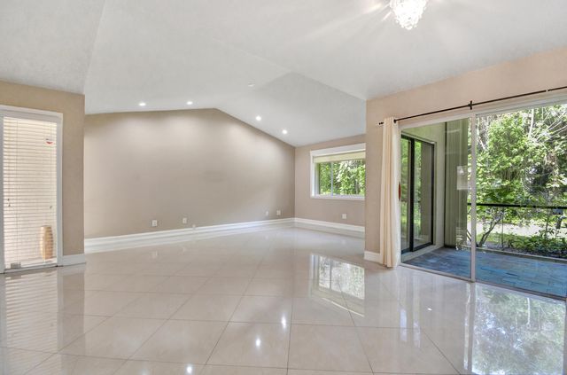 5590 Coach House Circle A, Boca Raton, FL 33486