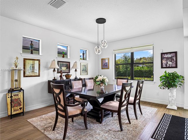 4569 N Silverwood Ln, Oakland Park, FL 33309