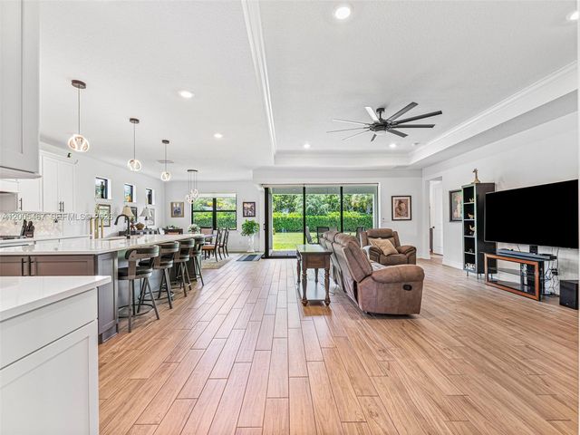 4569 N Silverwood Ln, Oakland Park, FL 33309