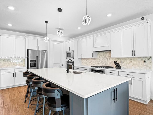 4569 N Silverwood Ln, Oakland Park, FL 33309