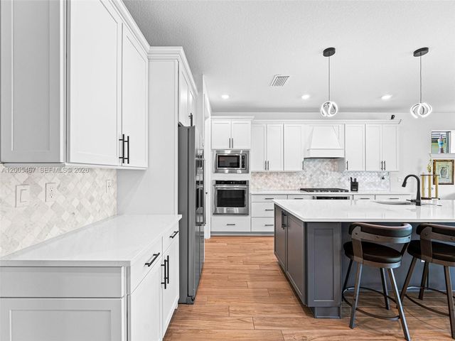 4569 N Silverwood Ln, Oakland Park, FL 33309