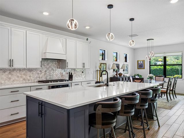 4569 N Silverwood Ln, Oakland Park, FL 33309