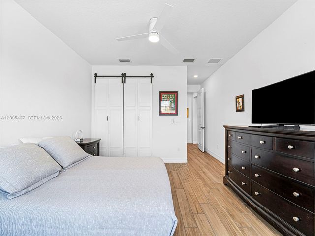 4569 N Silverwood Ln, Oakland Park, FL 33309
