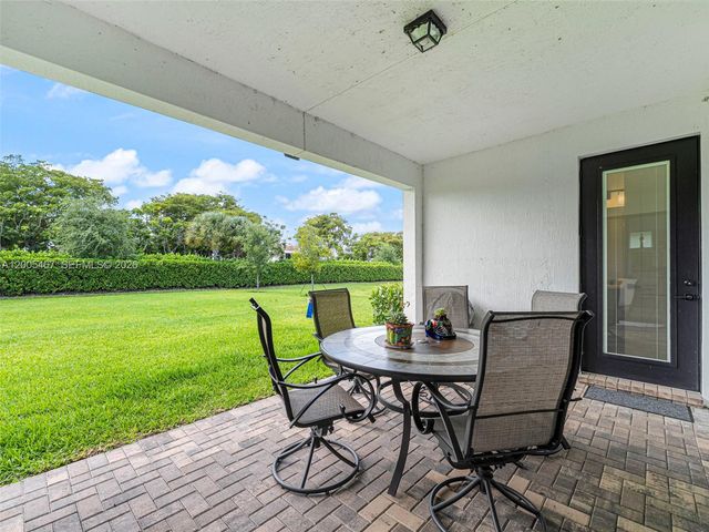4569 N Silverwood Ln, Oakland Park, FL 33309