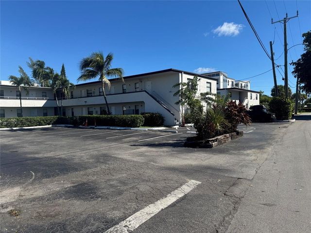 607 NE 29th Drive 22, Wilton Manors, FL 33334