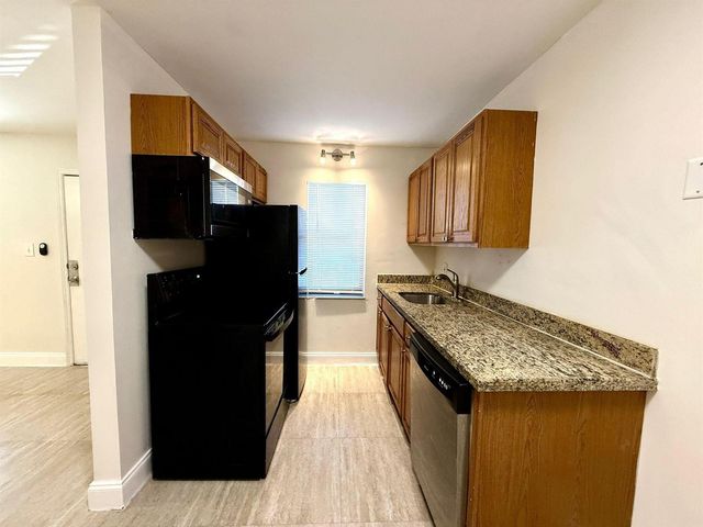 607 NE 29th Drive 22, Wilton Manors, FL 33334
