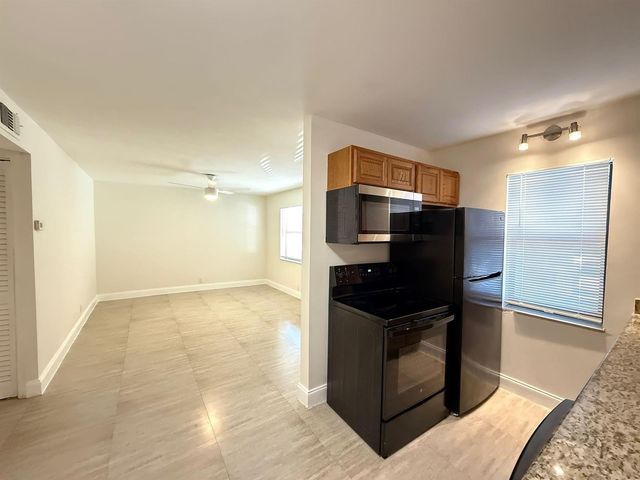 607 NE 29th Drive 22, Wilton Manors, FL 33334