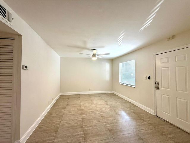 607 NE 29th Drive 22, Wilton Manors, FL 33334