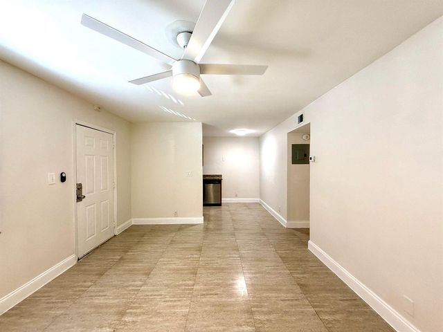 607 NE 29th Drive 22, Wilton Manors, FL 33334