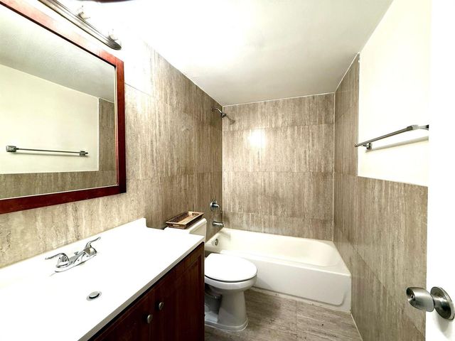 607 NE 29th Drive 22, Wilton Manors, FL 33334