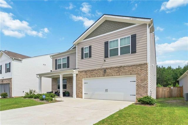 8293 Bluewater Drive, Fairburn, GA 30213
