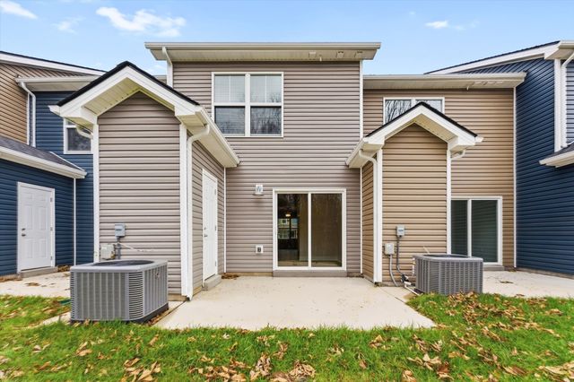 121 Quarry Point Dr, Clarksville, TN 37043