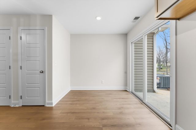 121 Quarry Point Dr, Clarksville, TN 37043