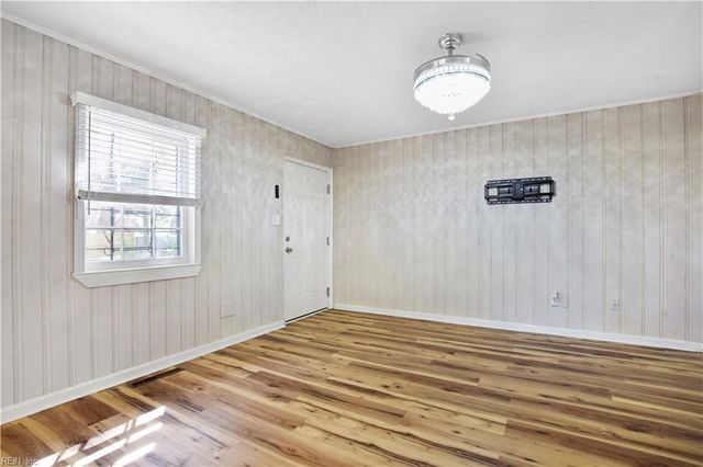 461 Dare AVE, Hampton, VA 23661