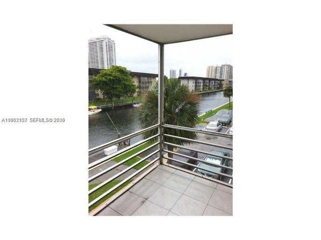 3551 NE 169th St 411, North Miami Beach, FL 33160