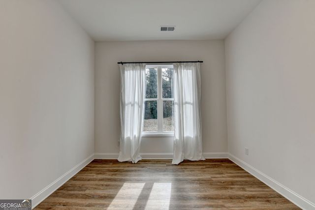 1329 Davis Street, Sugar Hill, GA 30518