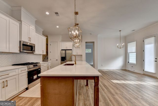 1329 Davis Street, Sugar Hill, GA 30518