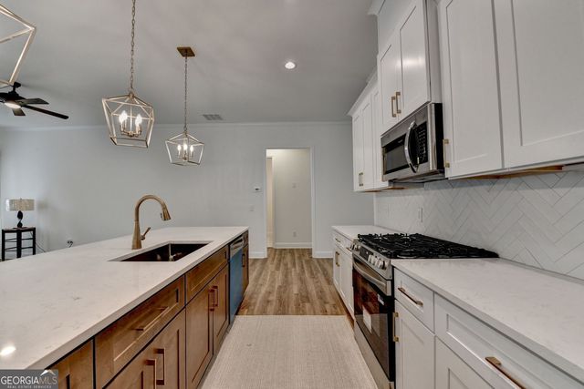 1329 Davis Street, Sugar Hill, GA 30518