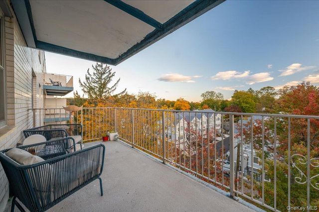 499 N Broadway 8F, White Plains, NY 10603