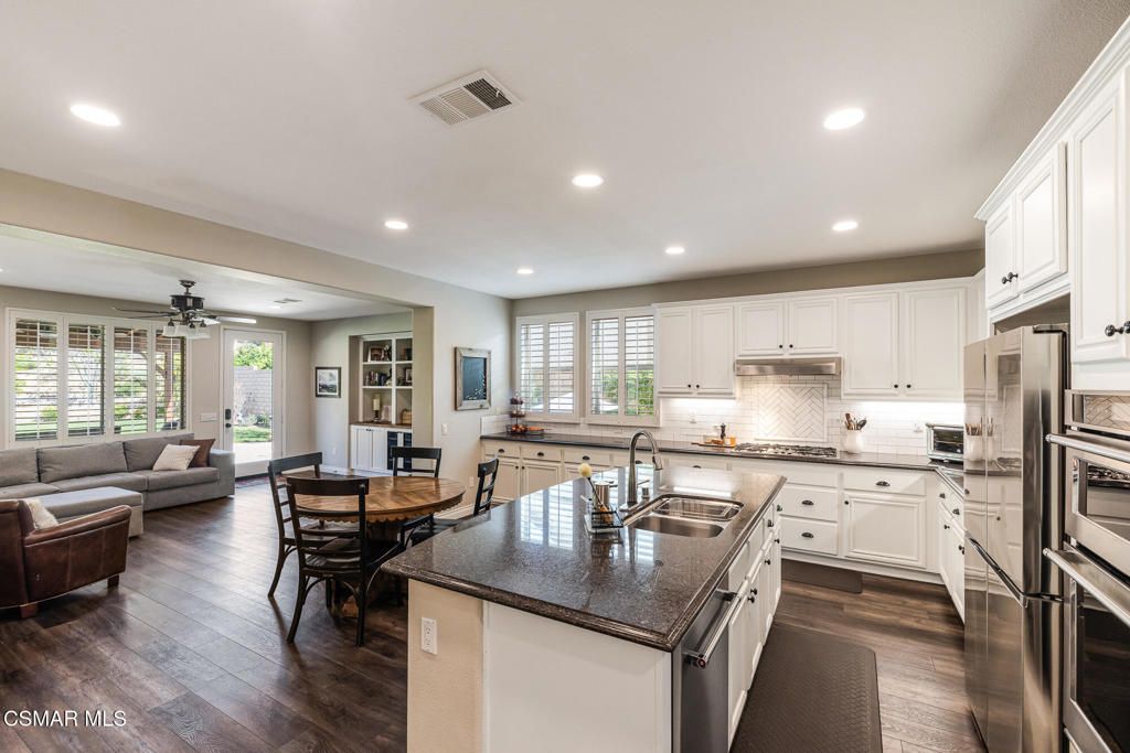 Image 10 of property listing at 14819 Blue Ridge Court, Moorpark, CA 93021