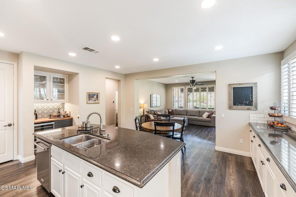 Image 11 of property listing at 14819 Blue Ridge Court, Moorpark, CA 93021