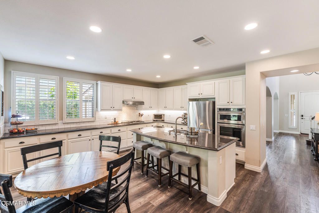 Image 13 of property listing at 14819 Blue Ridge Court, Moorpark, CA 93021