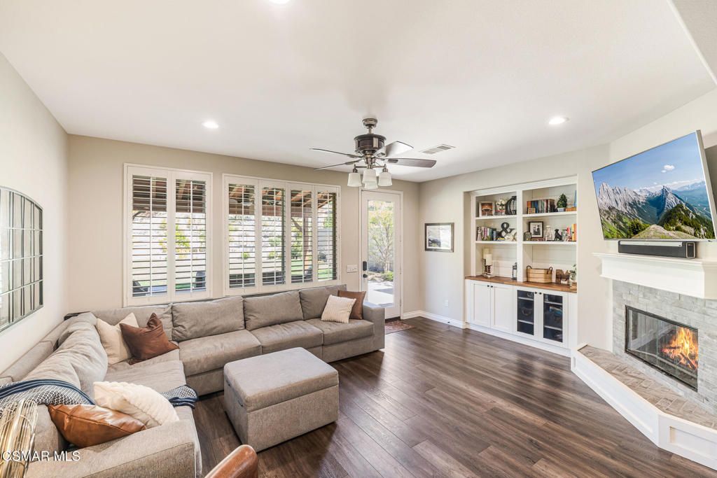 Image 14 of property listing at 14819 Blue Ridge Court, Moorpark, CA 93021