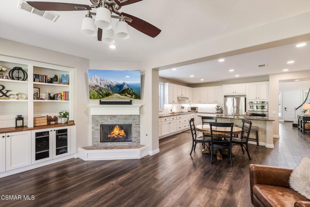 Image 16 of property listing at 14819 Blue Ridge Court, Moorpark, CA 93021