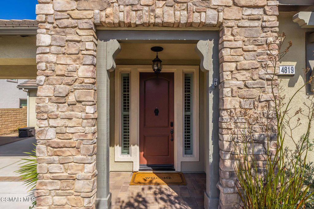 Image 3 of property listing at 14819 Blue Ridge Court, Moorpark, CA 93021