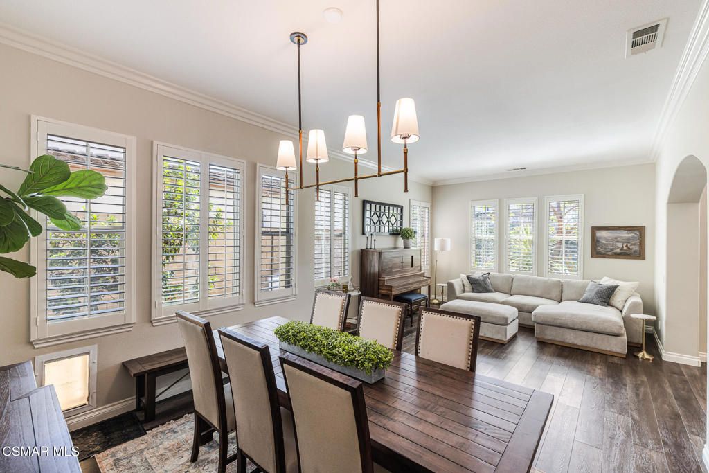 Image 6 of property listing at 14819 Blue Ridge Court, Moorpark, CA 93021