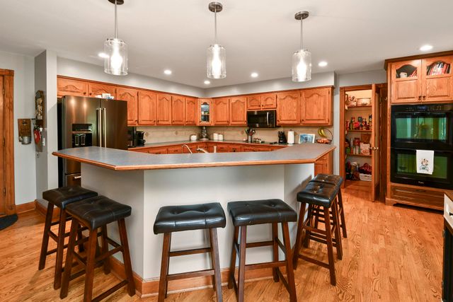 680 E Trakel Place, Springfield, MO 65810