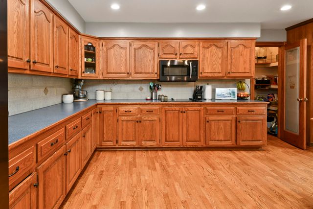 680 E Trakel Place, Springfield, MO 65810