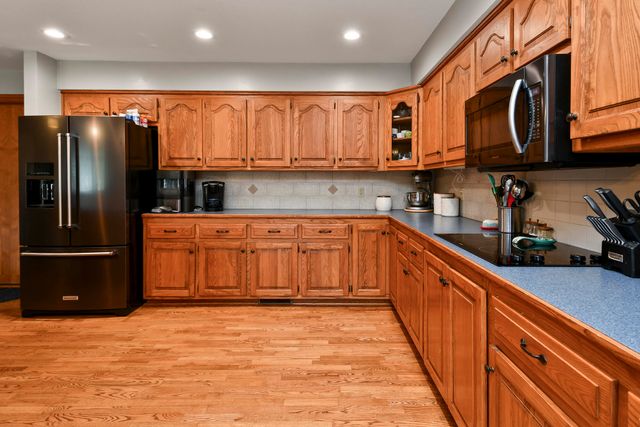 680 E Trakel Place, Springfield, MO 65810