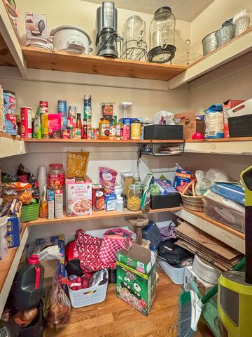 680 E Trakel Place, Springfield, MO 65810