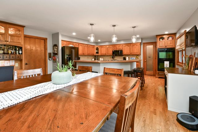 680 E Trakel Place, Springfield, MO 65810