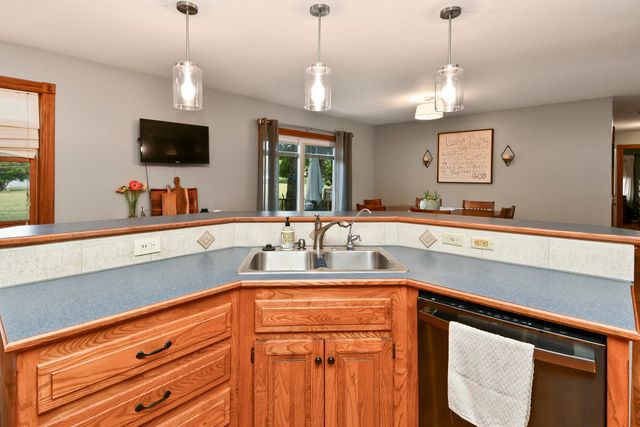 680 E Trakel Place, Springfield, MO 65810