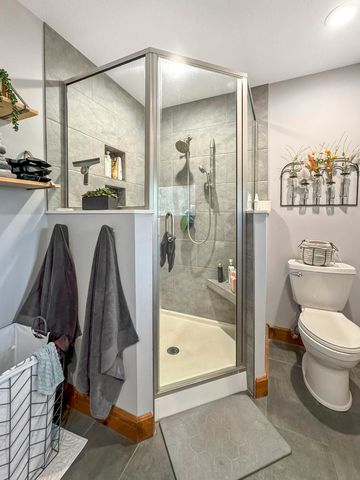 680 E Trakel Place, Springfield, MO 65810