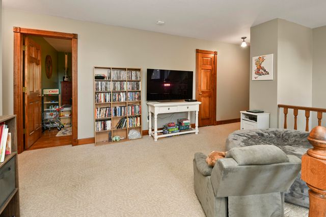 680 E Trakel Place, Springfield, MO 65810