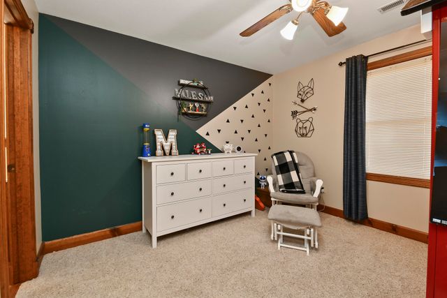 680 E Trakel Place, Springfield, MO 65810