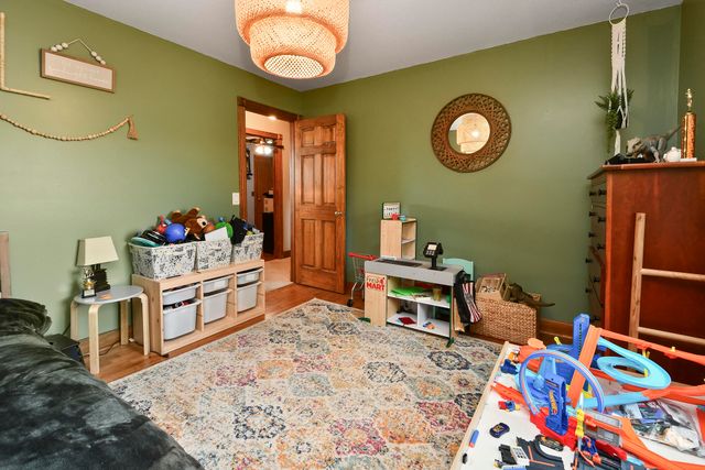 680 E Trakel Place, Springfield, MO 65810