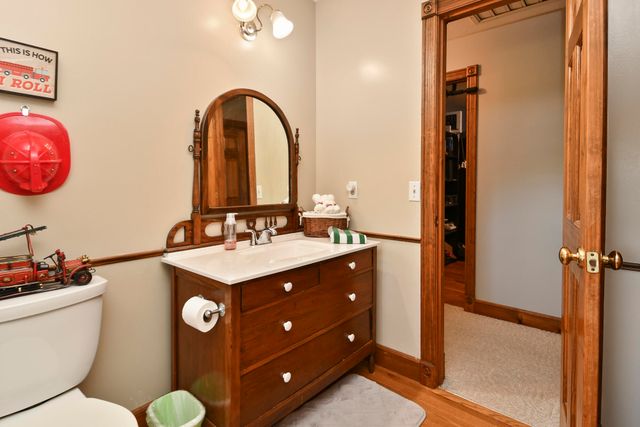 680 E Trakel Place, Springfield, MO 65810