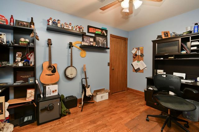 680 E Trakel Place, Springfield, MO 65810