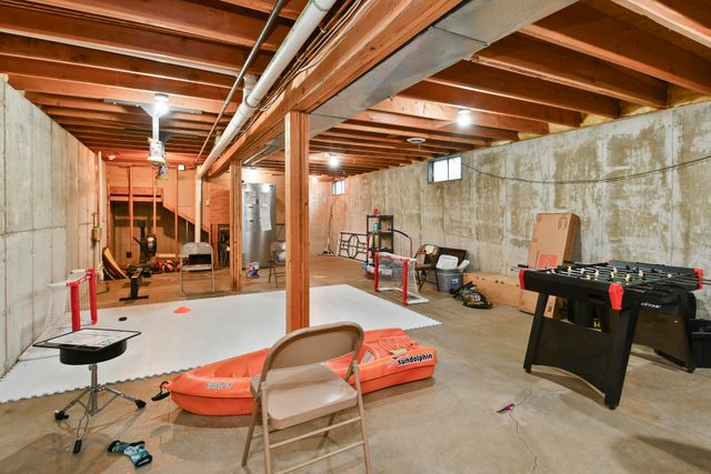 680 E Trakel Place, Springfield, MO 65810